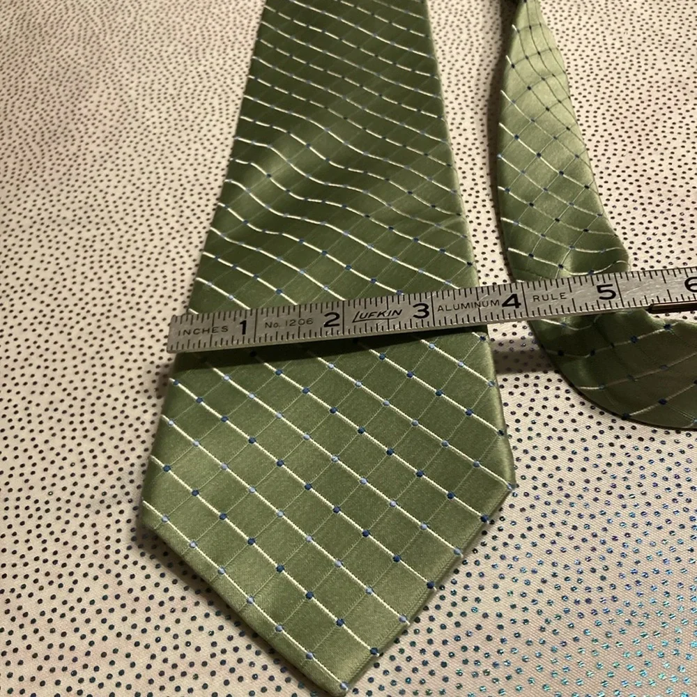 Croft & narrow men’s tie in good condition